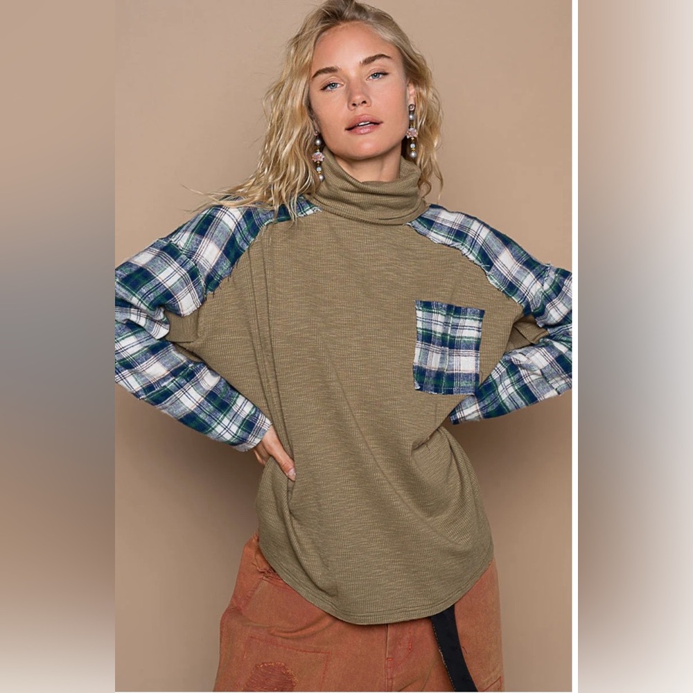 POL White and Plaid Long Sleeve Top - Picture 15 of 16